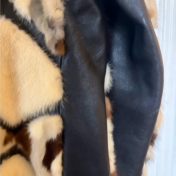 Luxurious Fur Patchwork Coat - Picture 10 of 11